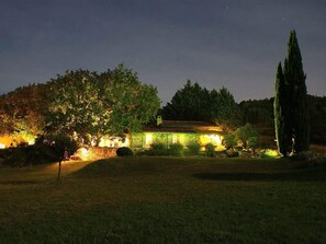 Villa | Garden - Provencal Stone House Near Bonnieux (Menerbes)