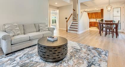 Outdoor Kitchen! Spacious Stone Mountain Retreat