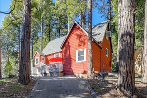 Exterior - Walk to Lake Arrowhead Village: Bright Gem w/ Deck (Lake Arrowhead)