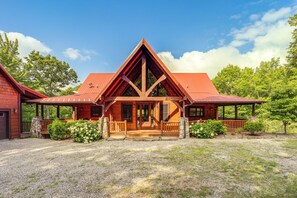 Exterior - Game Room + Deck: Spacious Spruce Pine Retreat! (Spruce Pine)