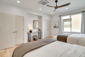 2 bedrooms, desk, iron/ironing board, Internet - Sunnyside View: ABQ Home Near Old Town & BioPark! (Albuquerque)