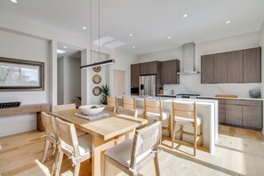 Dining - Sunnyside View: ABQ Home Near Old Town & BioPark! (Albuquerque)