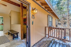 Property grounds - 2 Mi to Midtown: Ruidoso Retreat w/ Hot Tub! (Ruidoso)