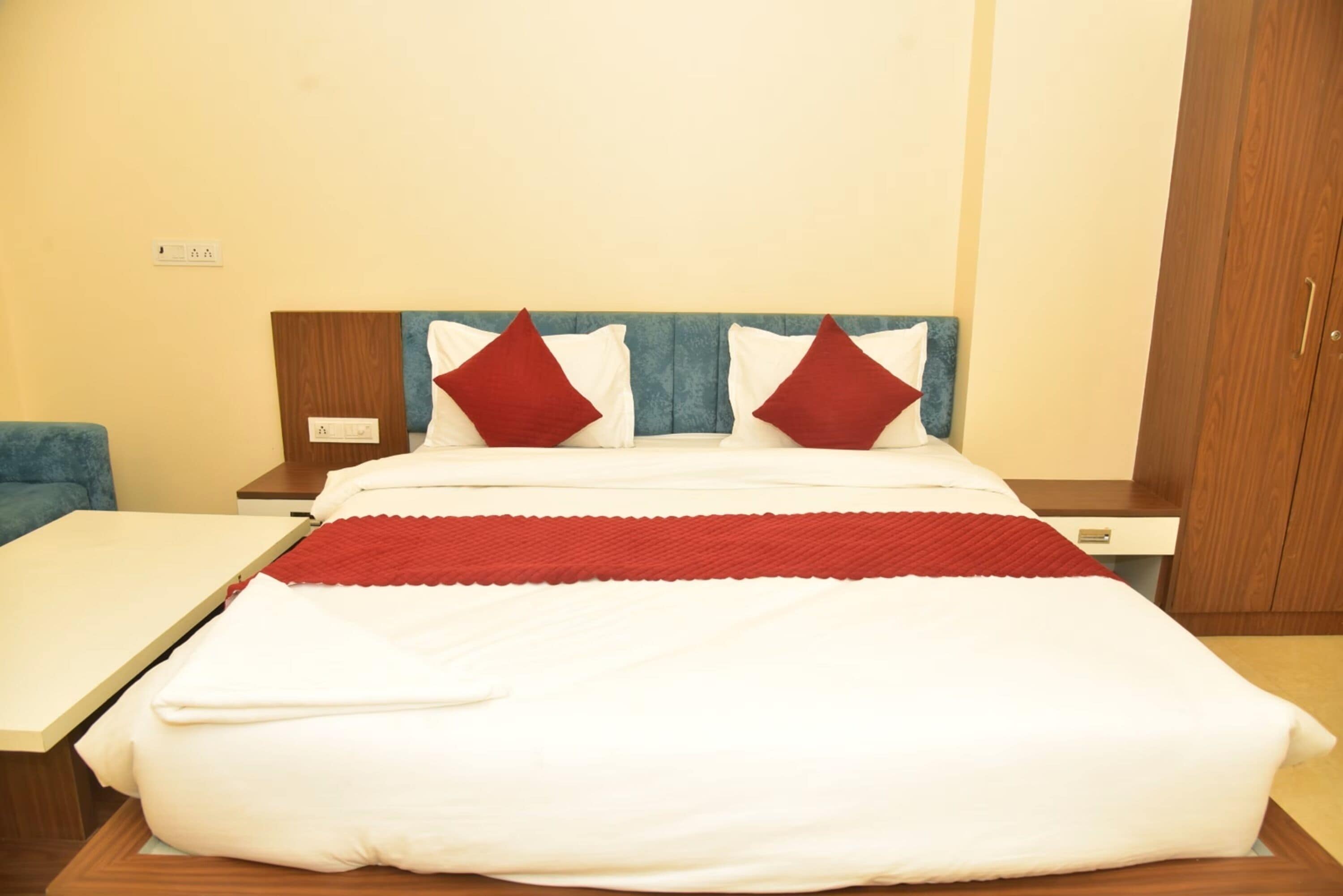 โต๊ะทำงาน, พื้นที่ทำงานแบบใช้แล็ปท็อป, Wi-Fi ฟรี