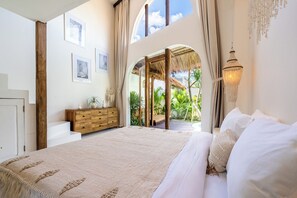 Room - Villa Lilibelle, Balinese villa 4BR with mezzanine (Kabupaten Badung)
