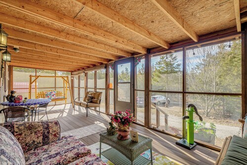 Peaceful Porch! Country Stay Near Elephant Rocks