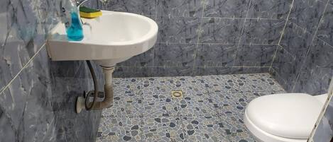 Douche, serviettes fournies