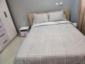 2 Schlafzimmer, Bügeleisen/Bügelbrett, kostenloses WLAN, Bettwäsche
