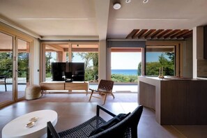 Living area - AKTIELIABeachfront-9 Bdrs, 3 Pools, Sunlit Elegance/Euphoria Complex (Νικήτη)
