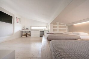 3 makuuhuonetta, silitysrauta/-lauta, Wi-Fi, vuodevaatteet