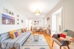TV - GuestReady-Charming Lisbon Retreat (Lisbon)