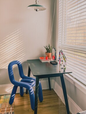 Dining - Stylish Northend Craftsman (Tacoma)