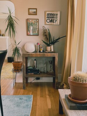 Interior - Stylish Northend Craftsman (Tacoma)