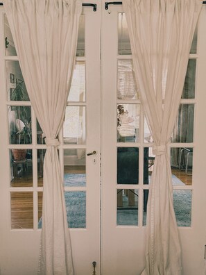 Interior - Stylish Northend Craftsman (Tacoma)