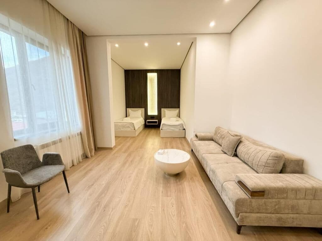 Standard Twin Room | Iron/ironing board (on request), WiFi (free), bed sheets