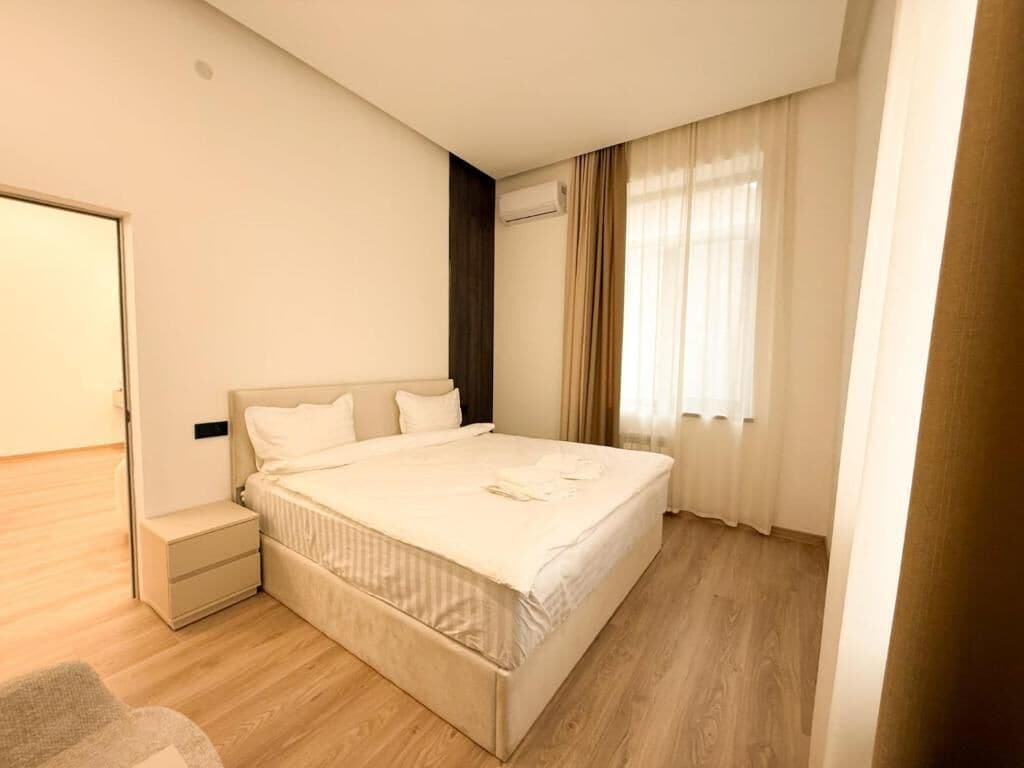 Superior Suite | Iron/ironing board (on request), WiFi (free), bed sheets