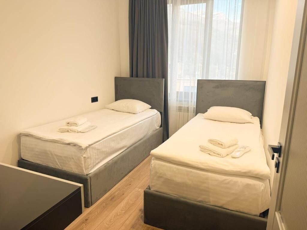 Standard Quadruple Room | Iron/ironing board (on request), WiFi (free), bed sheets