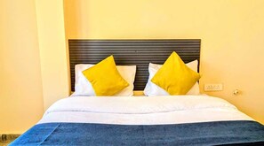 Unclassified image, 5 of 12, button - GANGA KASHTI (Varanasi)