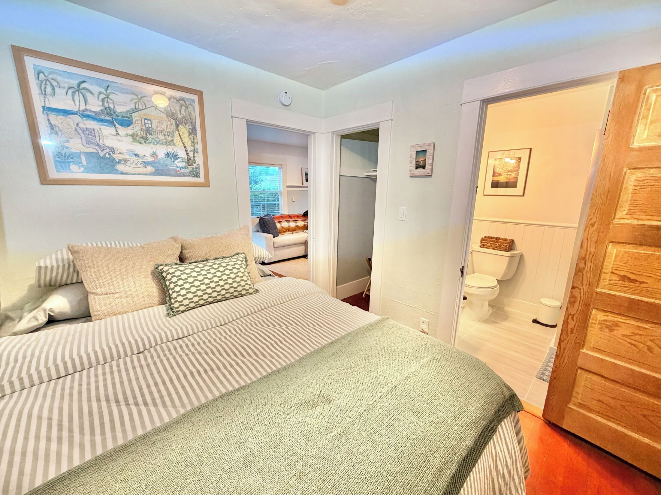 1 habitación, tabla de planchar con plancha, wifi y ropa de cama 