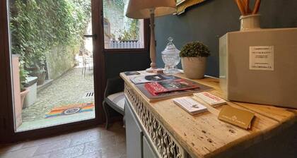 Located in Parma, 1.4 km from Parco Ducale Parma,