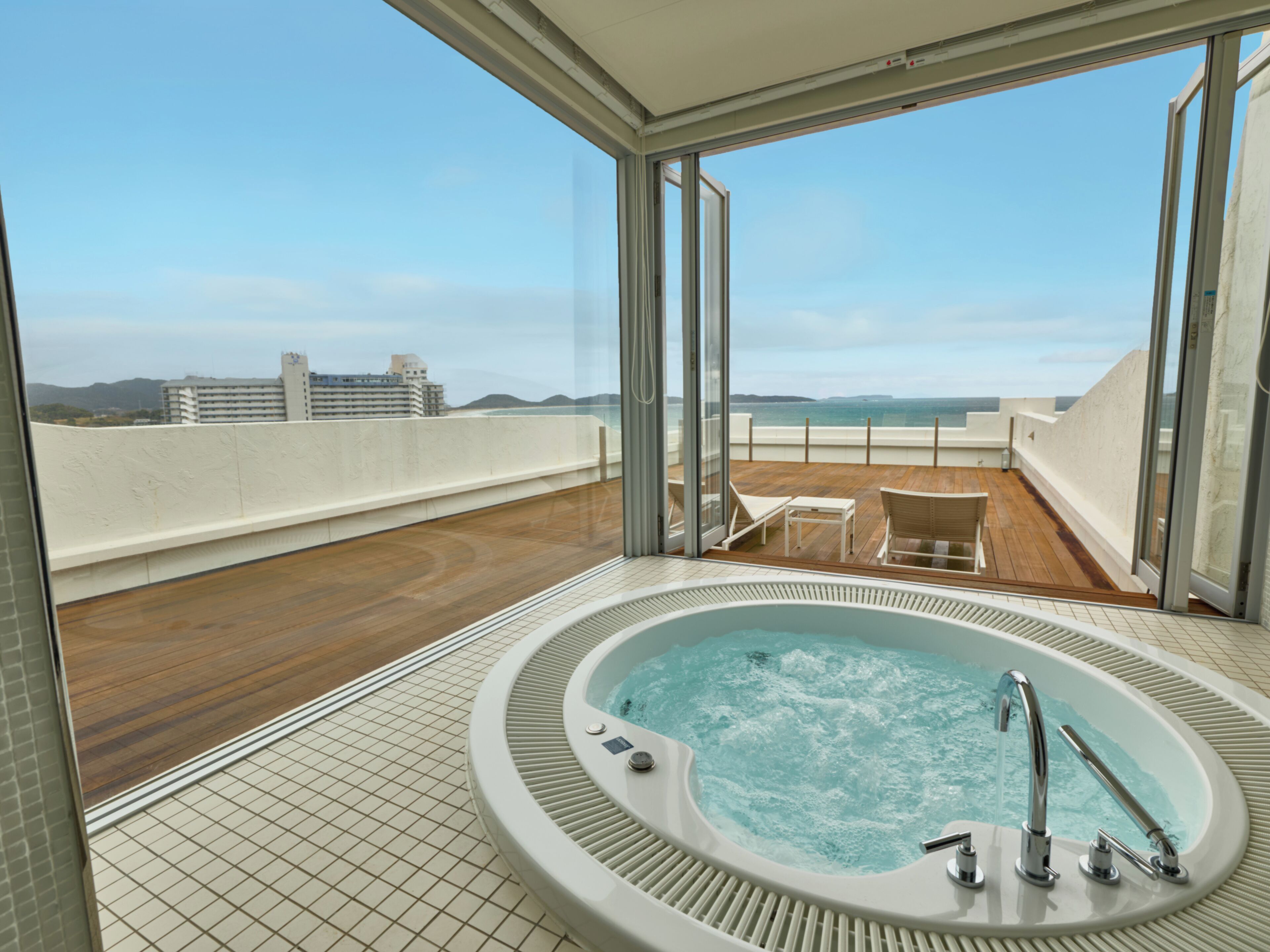 Executive Double Room, Balcony, Ocean View | Bathroom