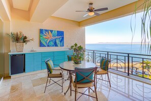 Outdoor dining - Oceanfront Luxury Residence Close to Everything! 3BD Condo for rent in Los Muert (Puerto Vallarta)