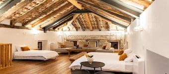 Villa Kobdilj 1835 with Shared Courtyard