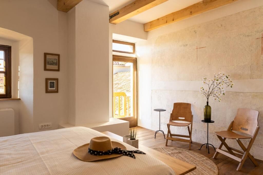 Deluxe Double Room, Balcony, Courtyard View | Soundproofing, iron/ironing board, free WiFi