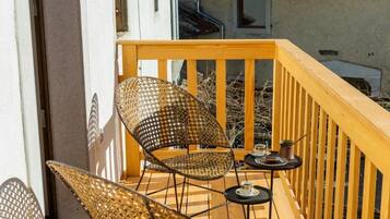 Deluxe Double Room, Balcony, Courtyard View