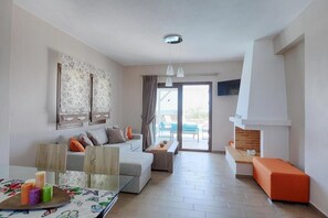 Living area - Two floor villa with great view on both sides of the islandand. (ALONNISOS)