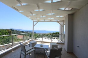 Terrace/patio - Two floor villa with great view on both sides of the islandand. (ALONNISOS)