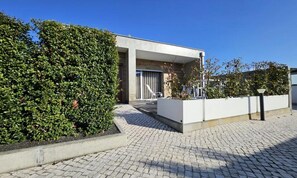 Terrace/patio - Rainbow Apartments in Marinha Grande (Marinha Grande)
