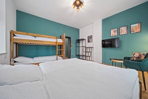 1 bedroom, WiFi, bed sheets