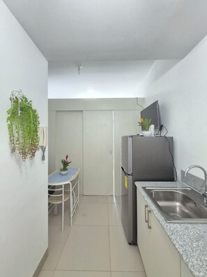 Standard Room, 1 Bedroom | Free WiFi - Cool Residences Tagaytay (Tagaytay)
