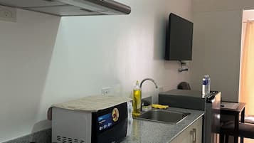 Standard Room, 1 Bedroom | Private kitchen | Fridge, microwave, stovetop, dishwasher