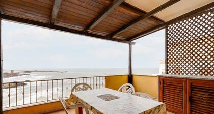 Avec terrasse face Ă la mer et climatisation