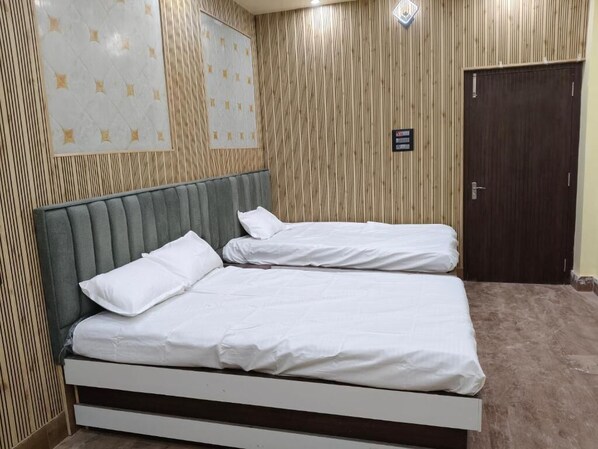 Room - Hotel the Royal Prince (Warisaliganj)