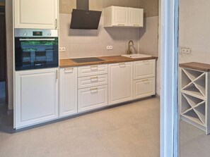 Fridge, microwave, oven, dishwasher - Apartment Filip by Interhome (Krk/Vrbnik)