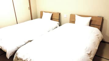 1 bedroom, desk, free WiFi, bed sheets