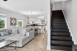 Smart TV - Exclusive Beach Access + Private Pool + Sunset Views | Sandy Pelican (Seacrest)