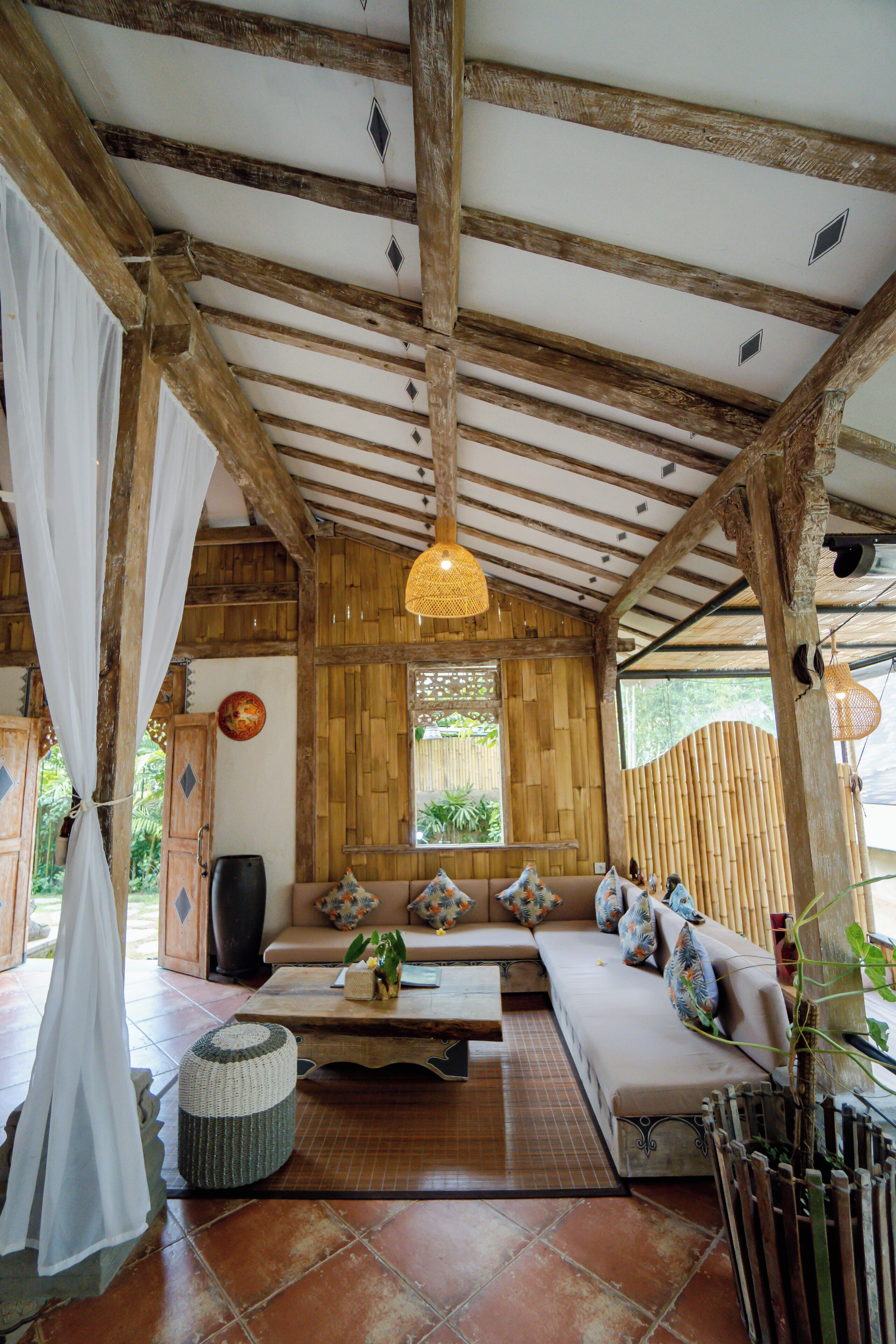 Vila, 2 quartos, sacada, vista para o jardim | Área de estar