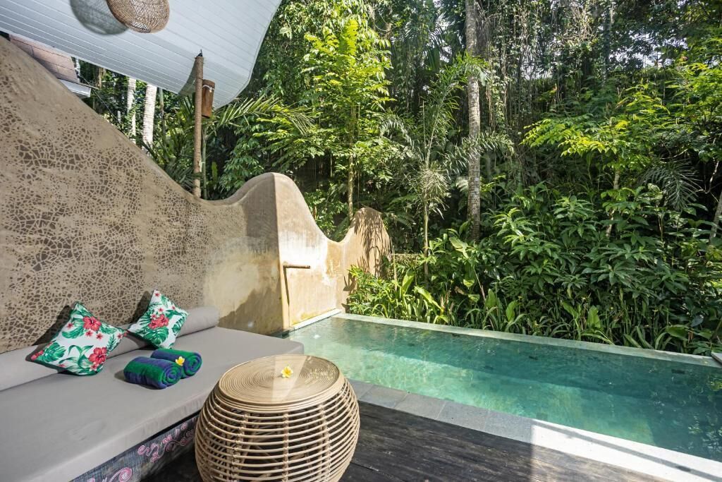 Kolam renang outdoor