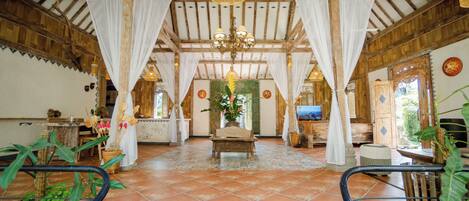 Villa, 2 Bedrooms, Balcony, Garden View | Living area