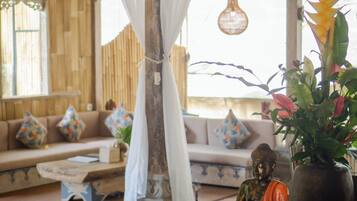 Vila, 2 kamar tidur, balkon, pemandangan kebun | Area keluarga