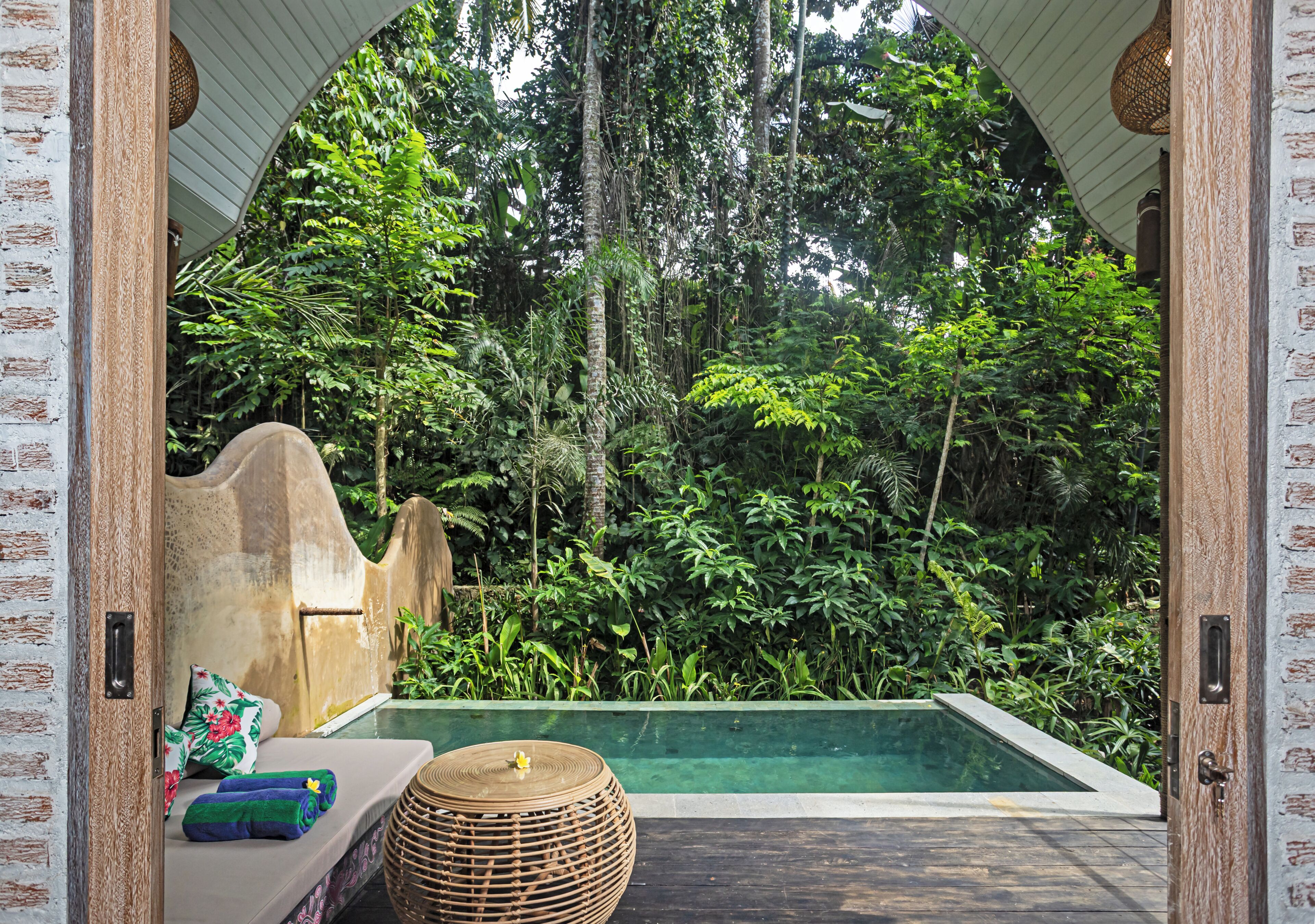 Vila, 1 quarto, sacada, vista para o jardim | Terraço/pátio