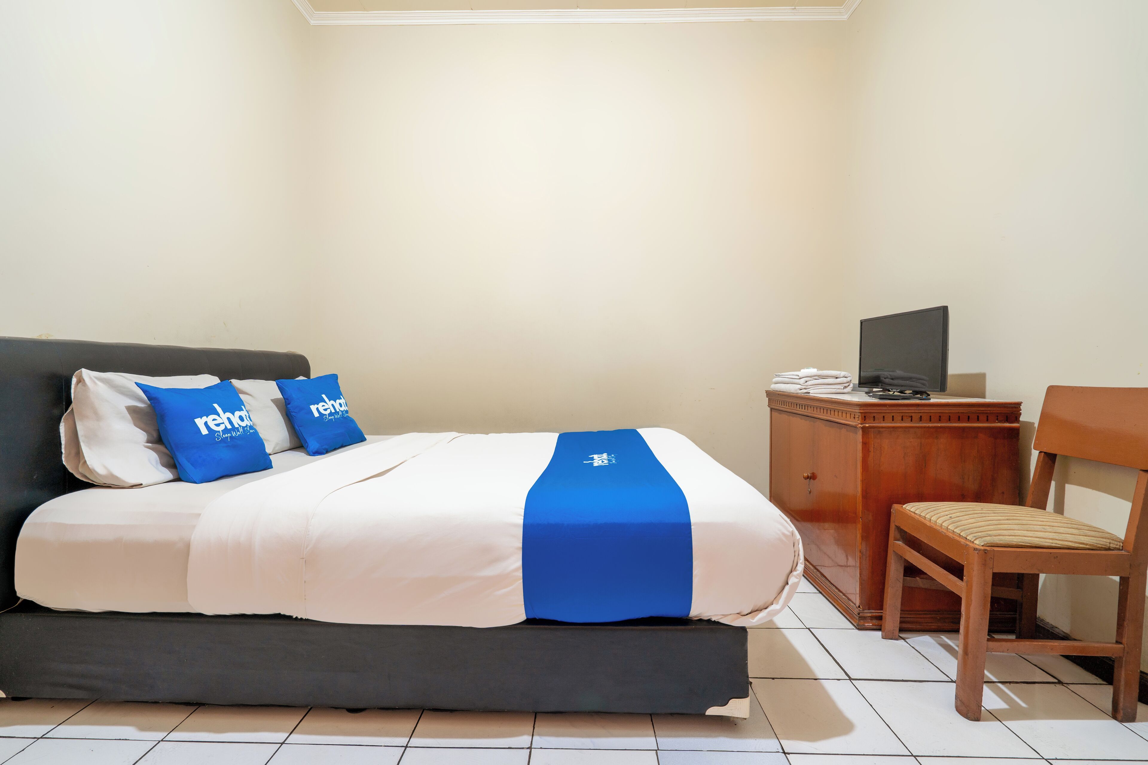 Standard Room | Premium bedding, desk, free WiFi, bed sheets