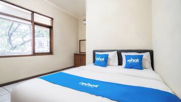 Deluxe Double Room | Hypo-allergenic bedding, desk, free WiFi