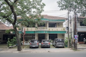 Exterior - rehat at hotel kurnia karapitan (Bandung)