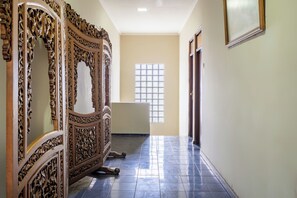 Hallway - rehat at hotel kurnia karapitan (Bandung)