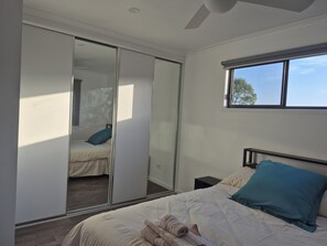 Wi-Fi de cortesia, roupa de cama